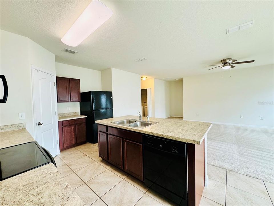 For Sale: $274,900 (3 beds, 2 baths, 1450 Square Feet)