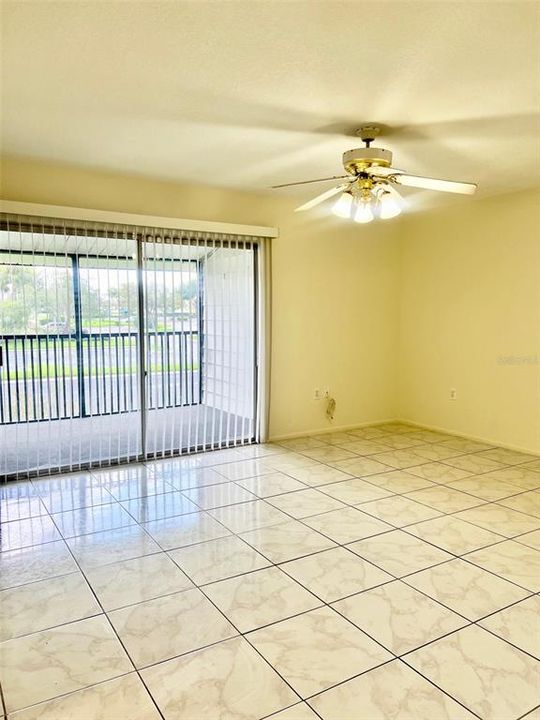 For Rent: $1,650 (3 beds, 2 baths, 893 Square Feet)