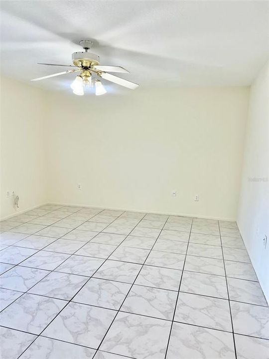 For Rent: $1,650 (3 beds, 2 baths, 893 Square Feet)