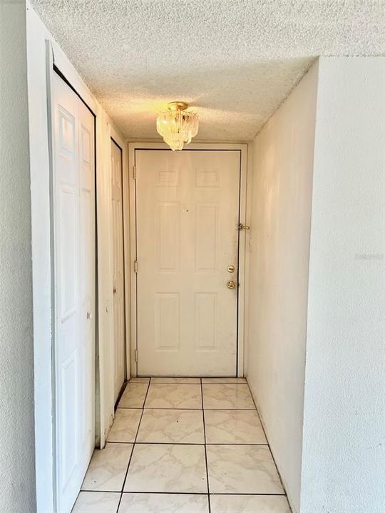 For Rent: $1,650 (3 beds, 2 baths, 893 Square Feet)