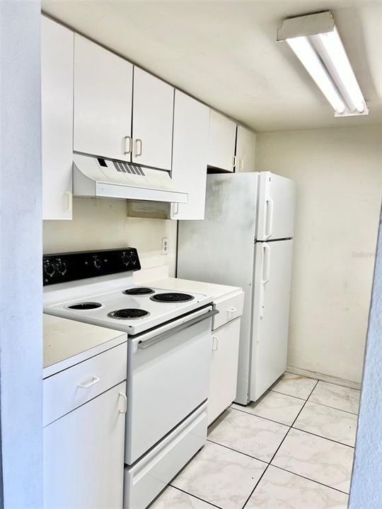 For Rent: $1,650 (3 beds, 2 baths, 893 Square Feet)