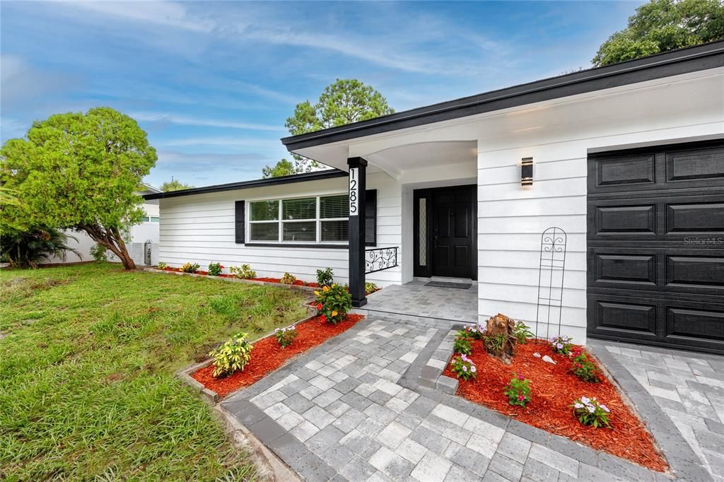 Active With Contract: $529,000 (3 beds, 2 baths, 1668 Square Feet)