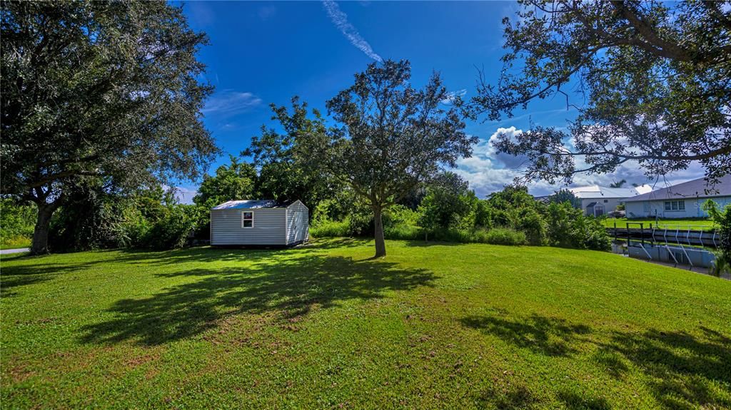 For Sale: $550,000 (3 beds, 2 baths, 2053 Square Feet)