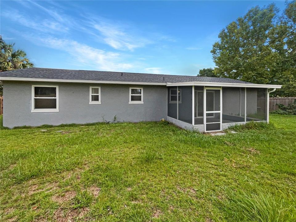 For Sale: $210,000 (3 beds, 2 baths, 1012 Square Feet)