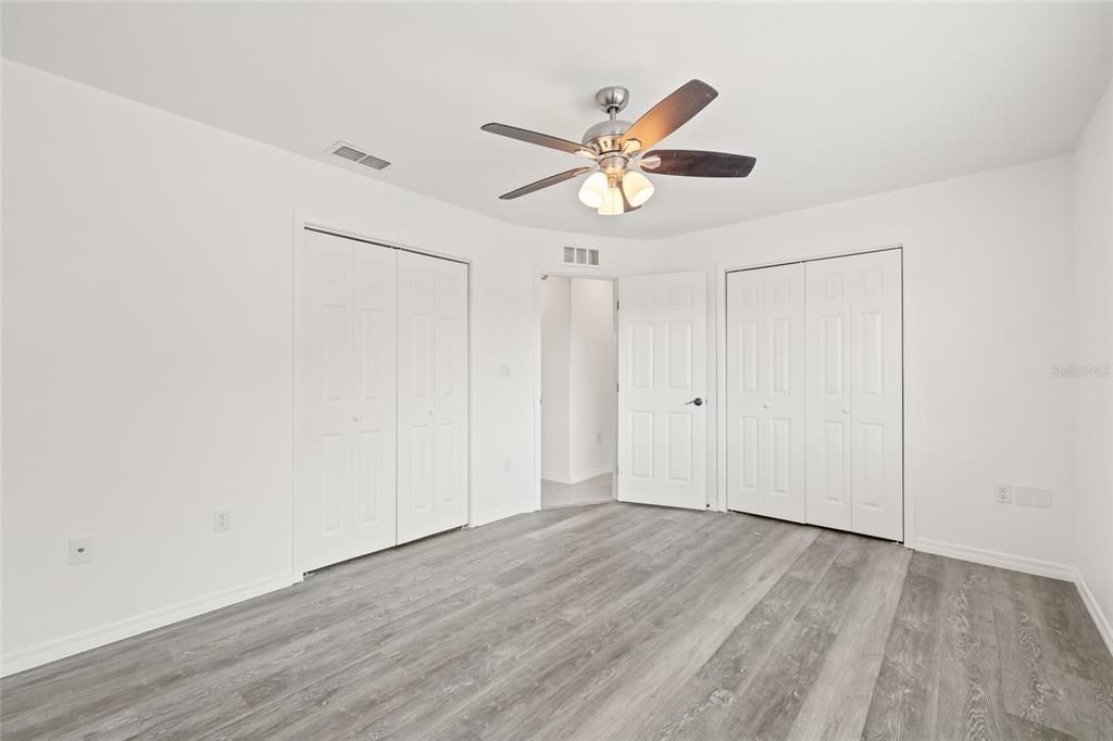 Active With Contract: $229,900 (2 beds, 1 baths, 848 Square Feet)