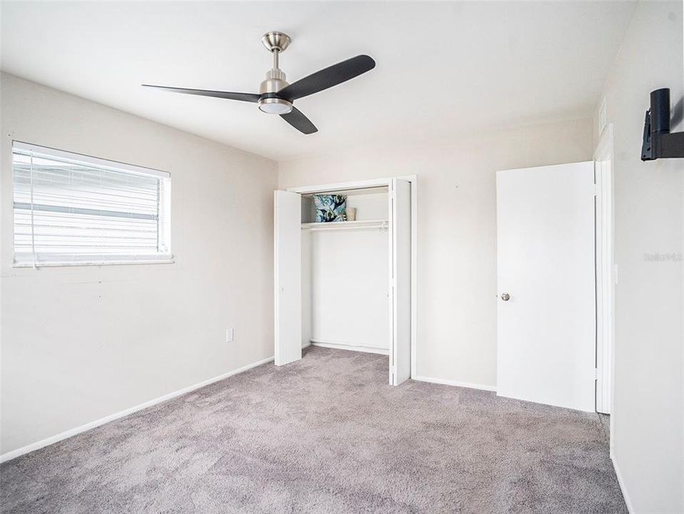 For Sale: $249,900 (2 beds, 2 baths, 1346 Square Feet)