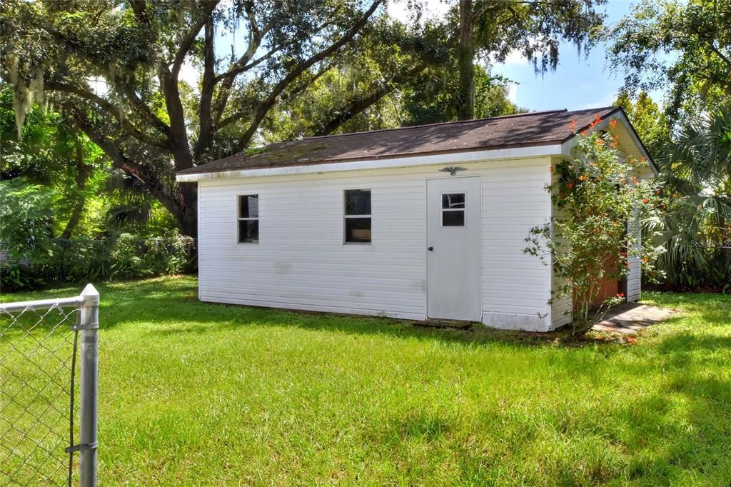 Active With Contract: $225,000 (3 beds, 2 baths, 1456 Square Feet)