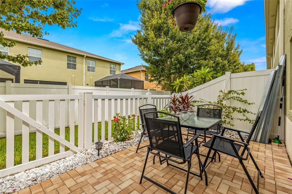 Active With Contract: $285,000 (3 beds, 2 baths, 1364 Square Feet)