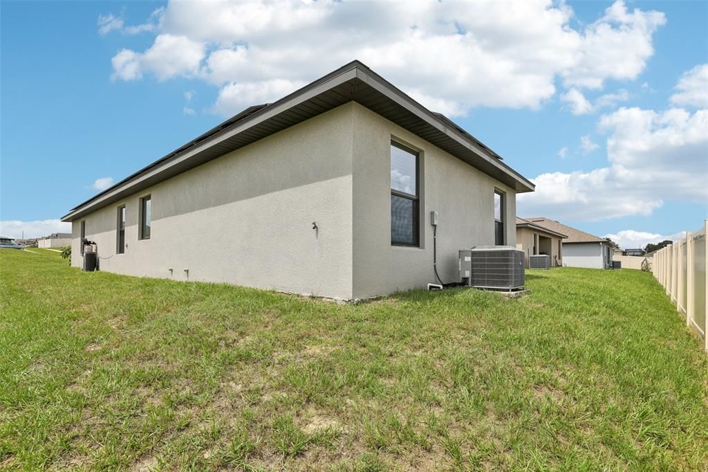 For Sale: $370,000 (3 beds, 2 baths, 1975 Square Feet)