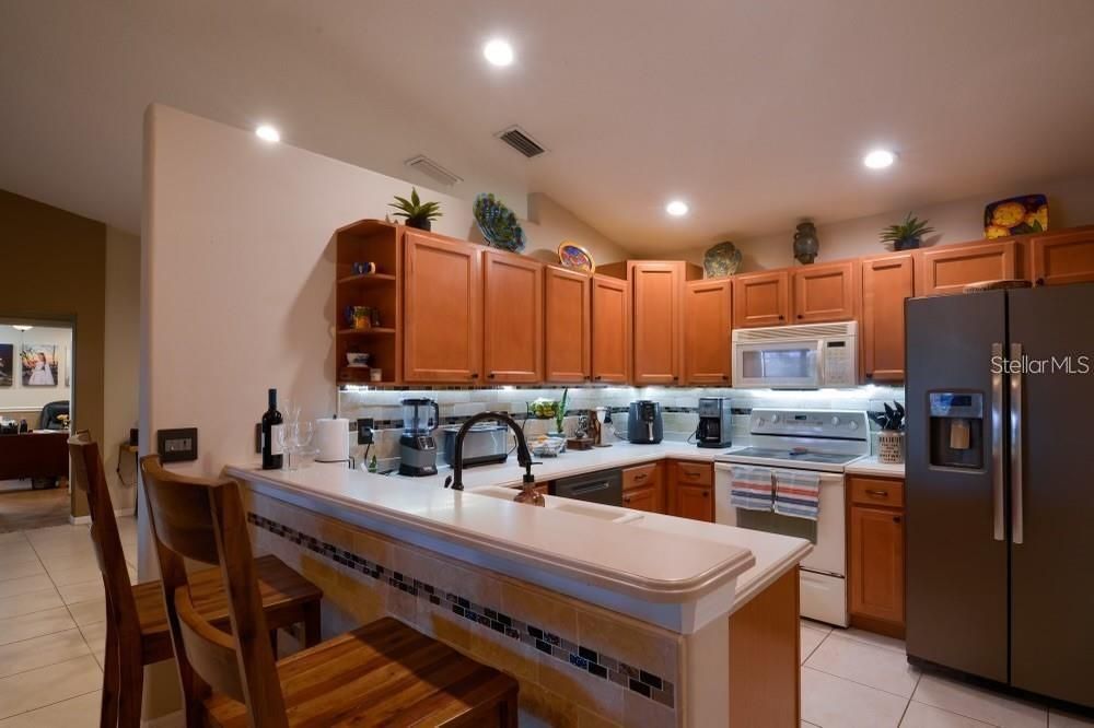 For Rent: $2,600 (4 beds, 2 baths, 1792 Square Feet)