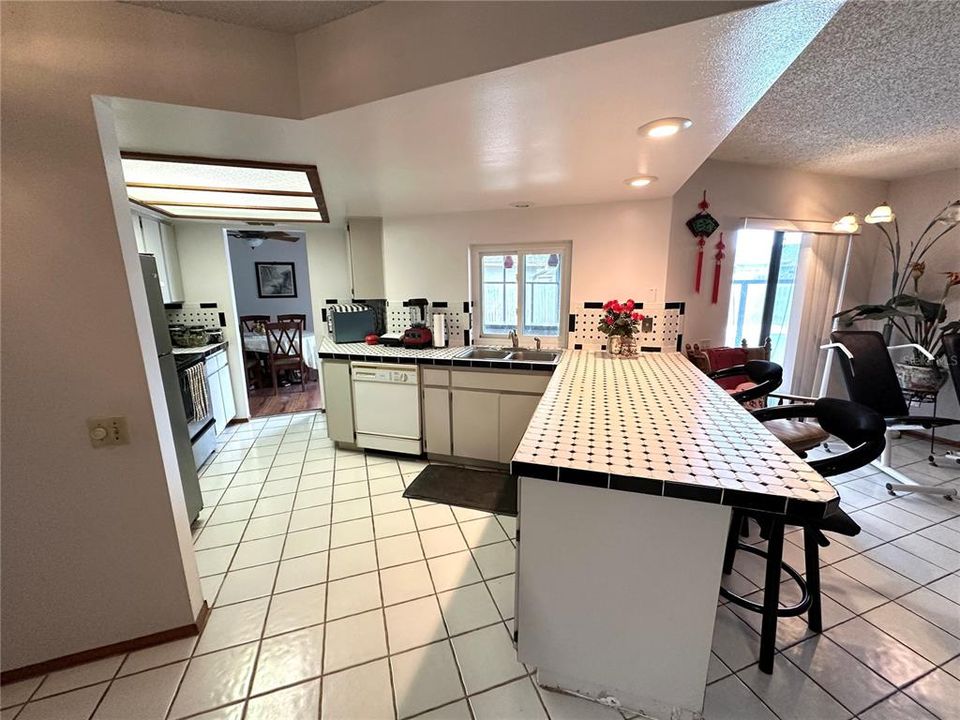 For Sale: $479,000 (4 beds, 2 baths, 1890 Square Feet)