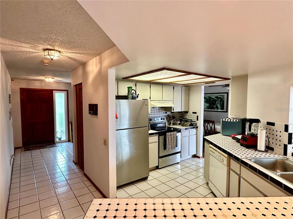 For Sale: $479,000 (4 beds, 2 baths, 1890 Square Feet)