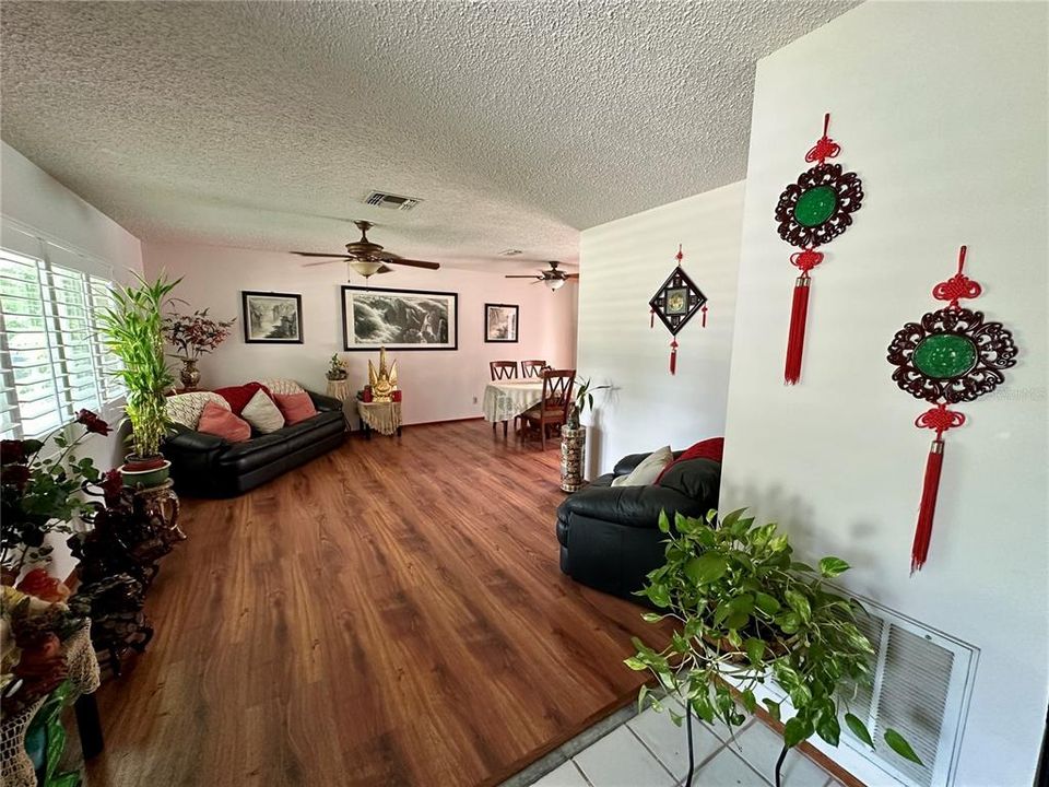 For Sale: $479,000 (4 beds, 2 baths, 1890 Square Feet)