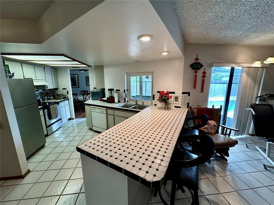 For Sale: $479,000 (4 beds, 2 baths, 1890 Square Feet)