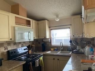 For Sale: $135,000 (1 beds, 2 baths, 1000 Square Feet)