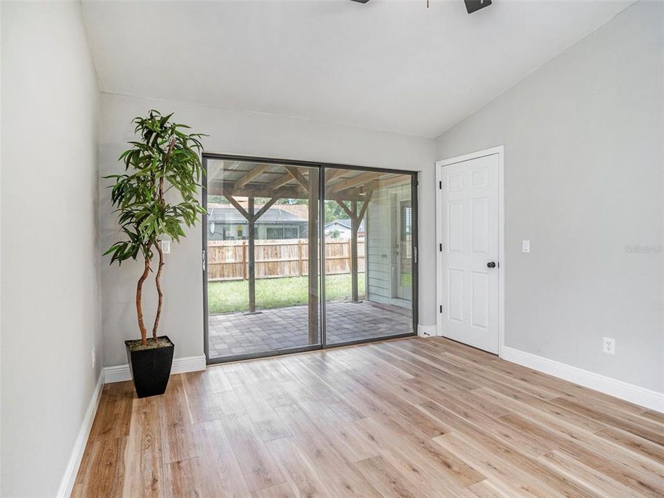 For Sale: $435,000 (4 beds, 2 baths, 1598 Square Feet)