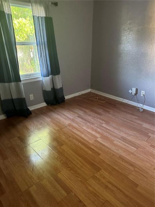 For Rent: $1,900 (3 beds, 2 baths, 1198 Square Feet)