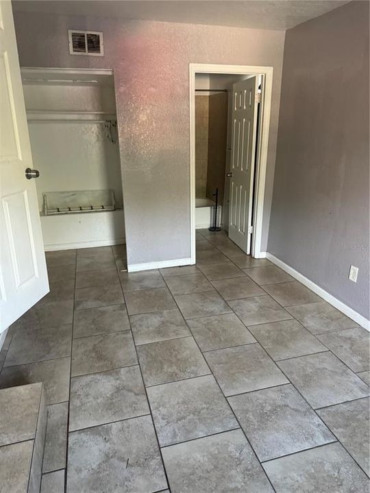 For Rent: $1,900 (3 beds, 2 baths, 1198 Square Feet)