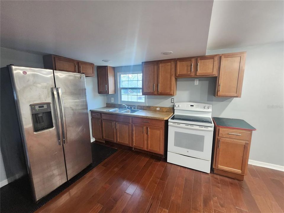 For Rent: $1,950 (2 beds, 2 baths, 648 Square Feet)