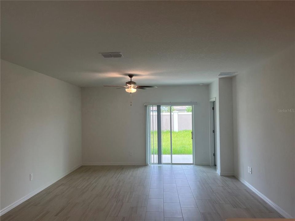 For Rent: $2,699 (5 beds, 2 baths, 2389 Square Feet)