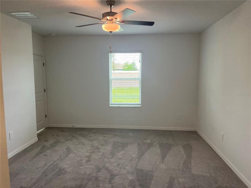 For Rent: $2,699 (5 beds, 2 baths, 2389 Square Feet)