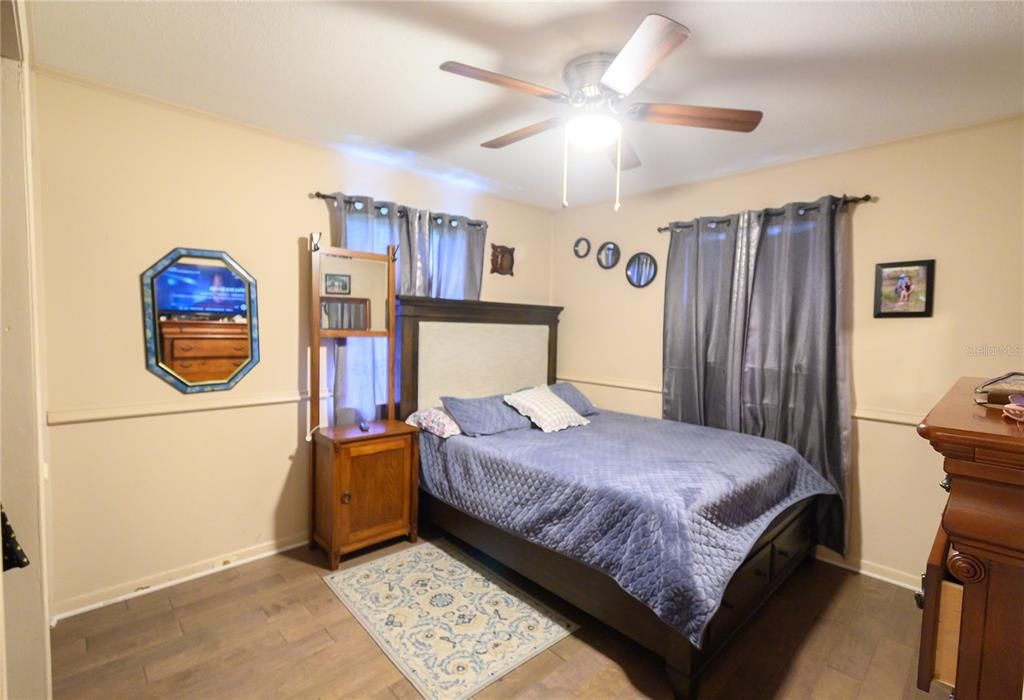 For Sale: $280,000 (3 beds, 1 baths, 1056 Square Feet)