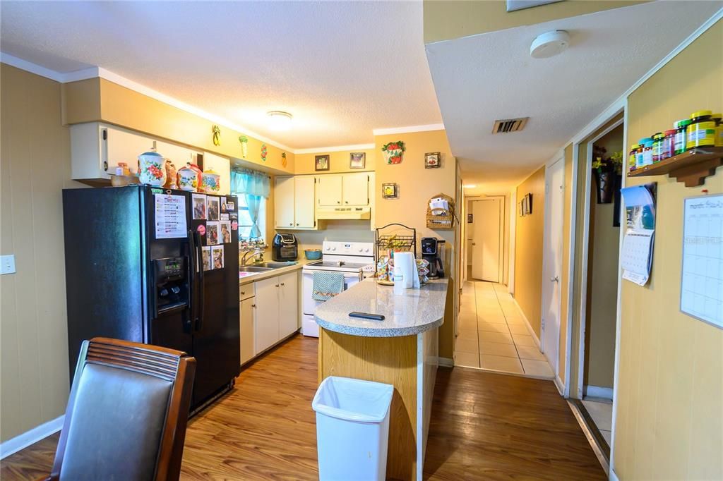 For Sale: $280,000 (3 beds, 1 baths, 1056 Square Feet)