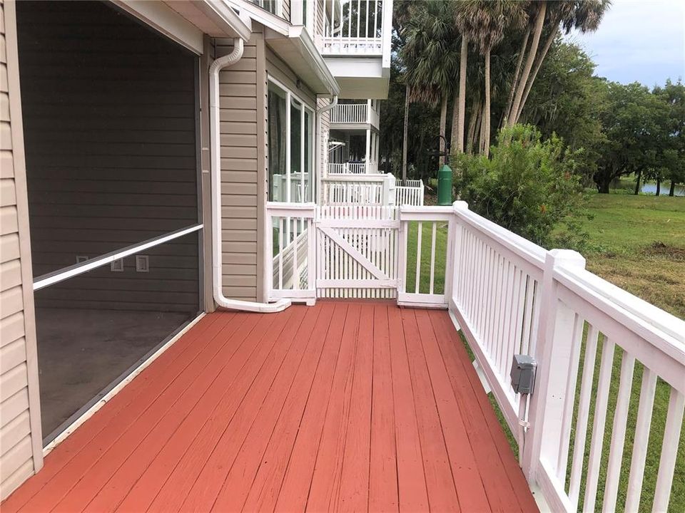 DOWNSTAIRS REAR DECK