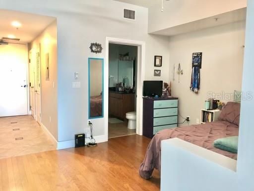 For Rent: $1,649 (1 beds, 1 baths, 640 Square Feet)