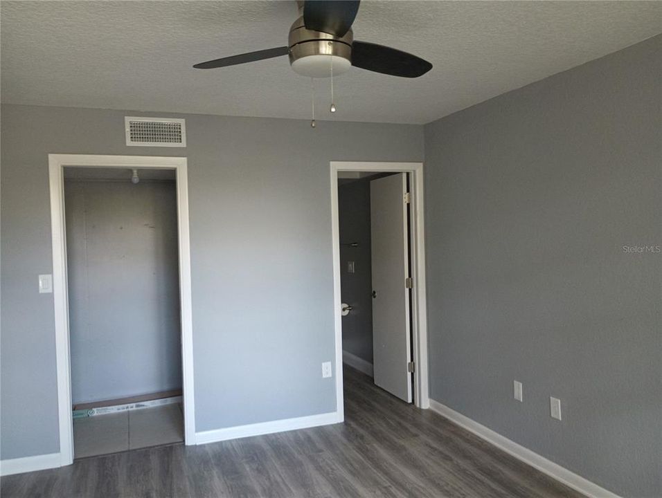 For Sale: $189,999 (2 beds, 2 baths, 1150 Square Feet)