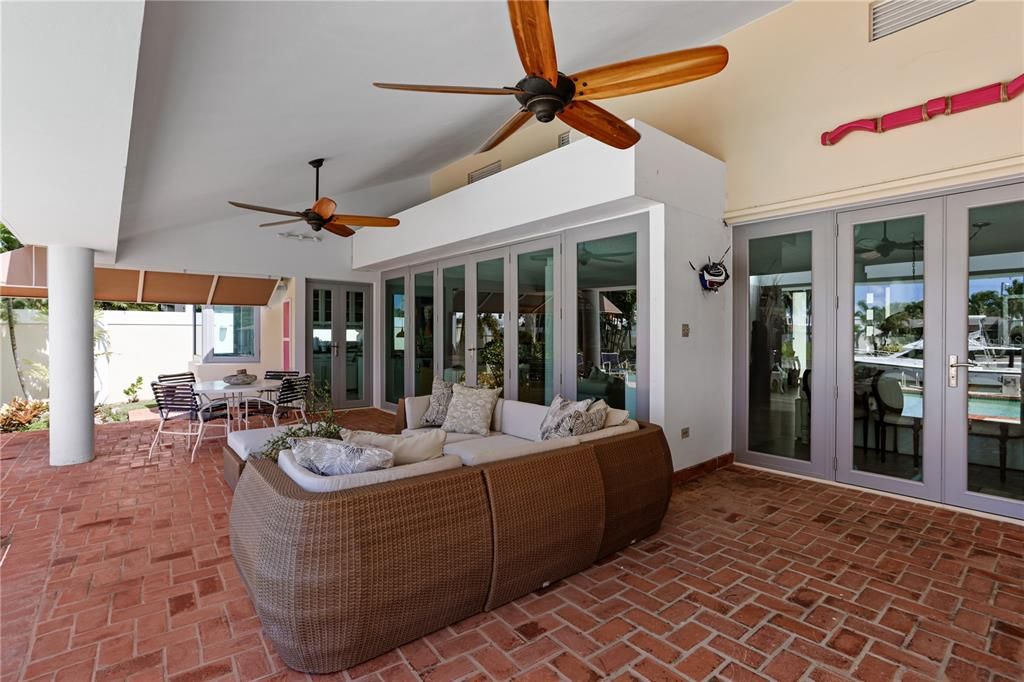 For Sale: $1,695,000 (4 beds, 3 baths, 3200 Square Feet)