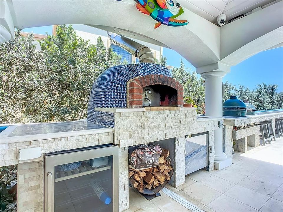 Main Level Pizza Oven and Seating