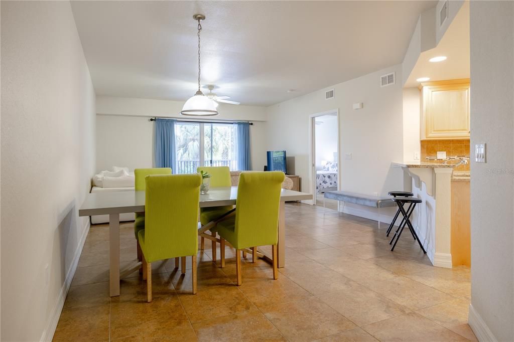 For Sale: $379,900 (2 beds, 2 baths, 1384 Square Feet)