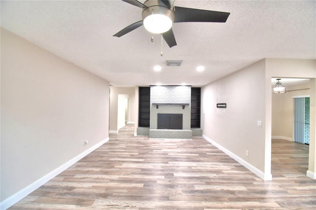 For Sale: $384,900 (3 beds, 2 baths, 1953 Square Feet)