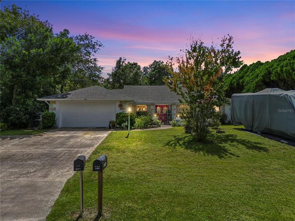 For Sale: $400,000 (3 beds, 2 baths, 1992 Square Feet)