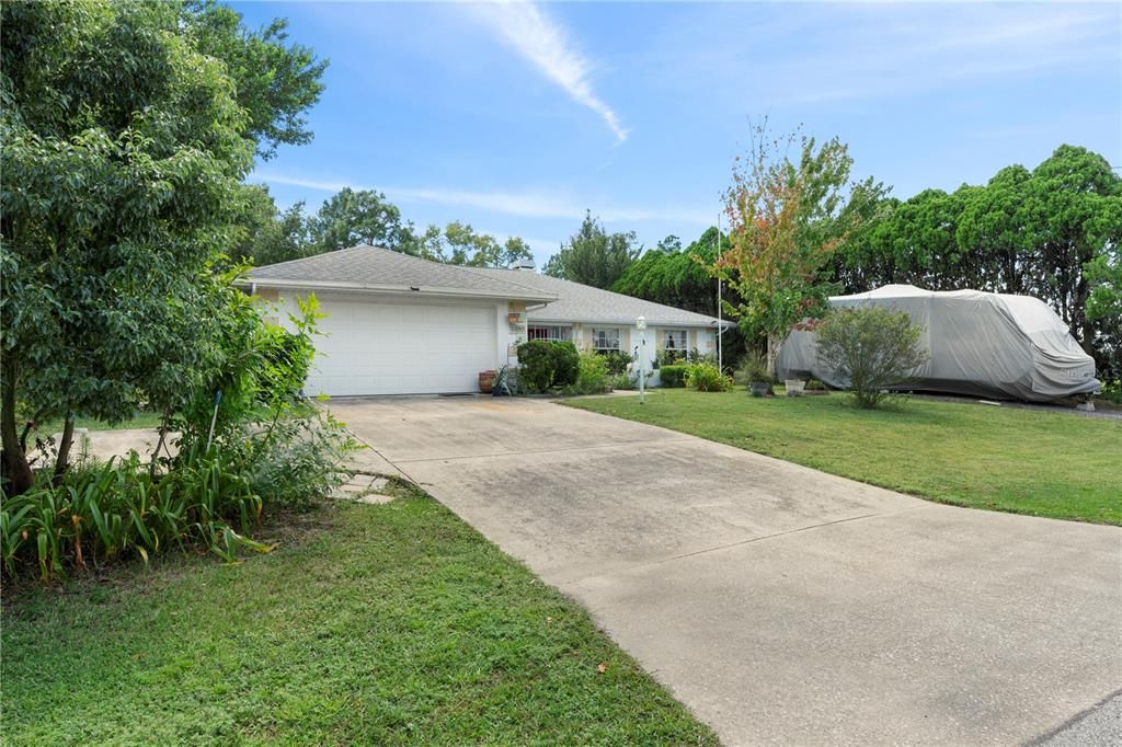 For Sale: $400,000 (3 beds, 2 baths, 1992 Square Feet)