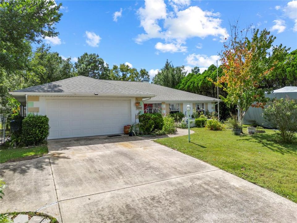 For Sale: $400,000 (3 beds, 2 baths, 1992 Square Feet)