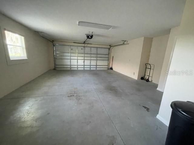 For Rent: $2,500 (3 beds, 2 baths, 1978 Square Feet)