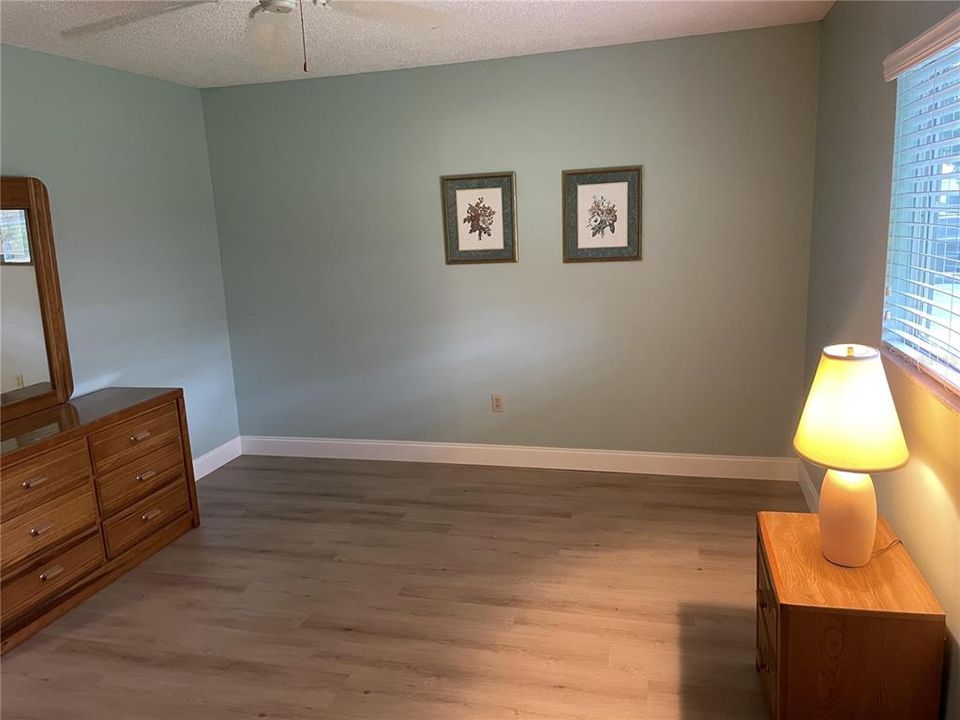 For Sale: $239,000 (2 beds, 2 baths, 1296 Square Feet)