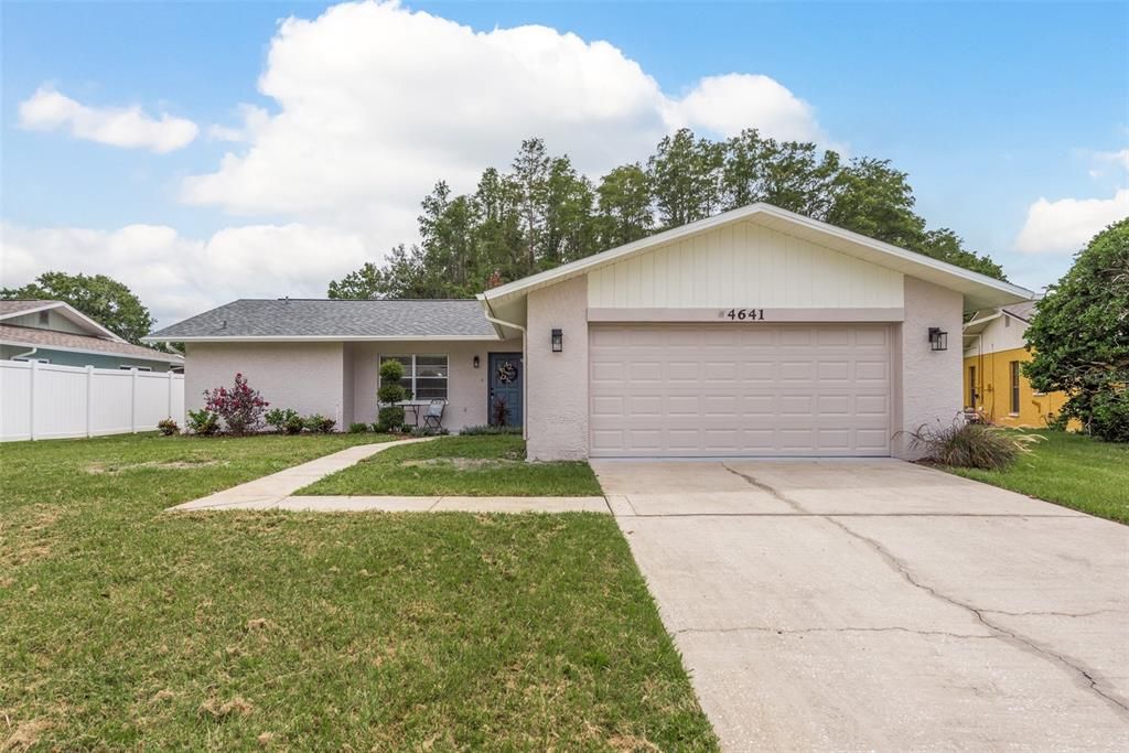 Active With Contract: $339,900 (3 beds, 2 baths, 1300 Square Feet)