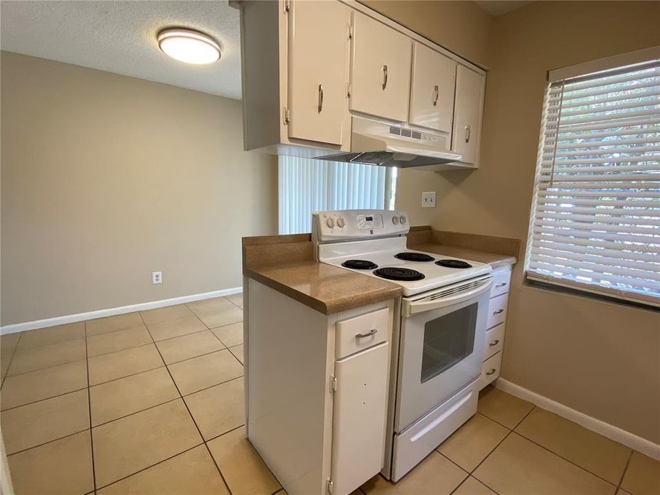 For Rent: $1,500 (2 beds, 1 baths, 1674 Square Feet)