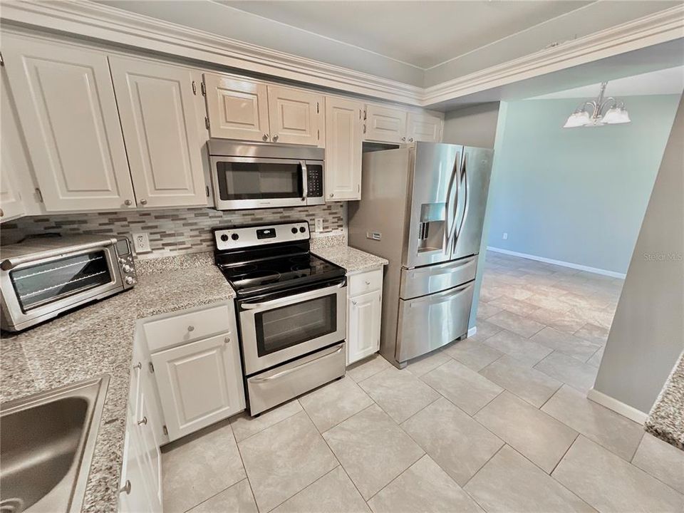 For Sale: $458,500 (2 beds, 2 baths, 1134 Square Feet)