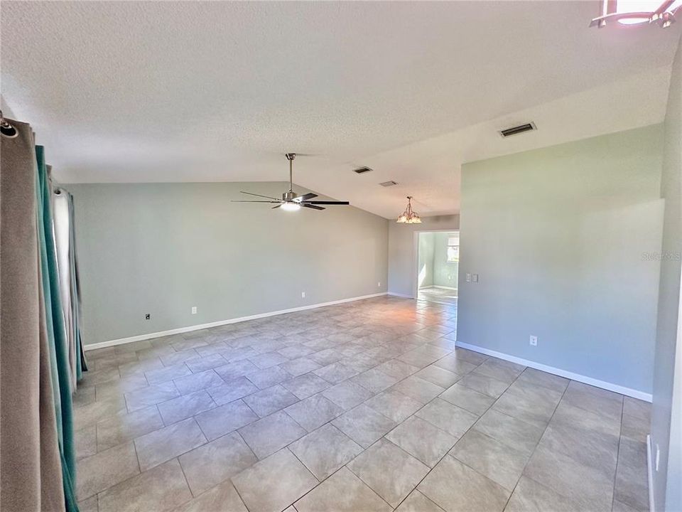 For Sale: $458,500 (2 beds, 2 baths, 1134 Square Feet)