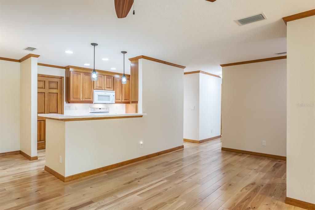 For Sale: $424,900 (2 beds, 2 baths, 1260 Square Feet)