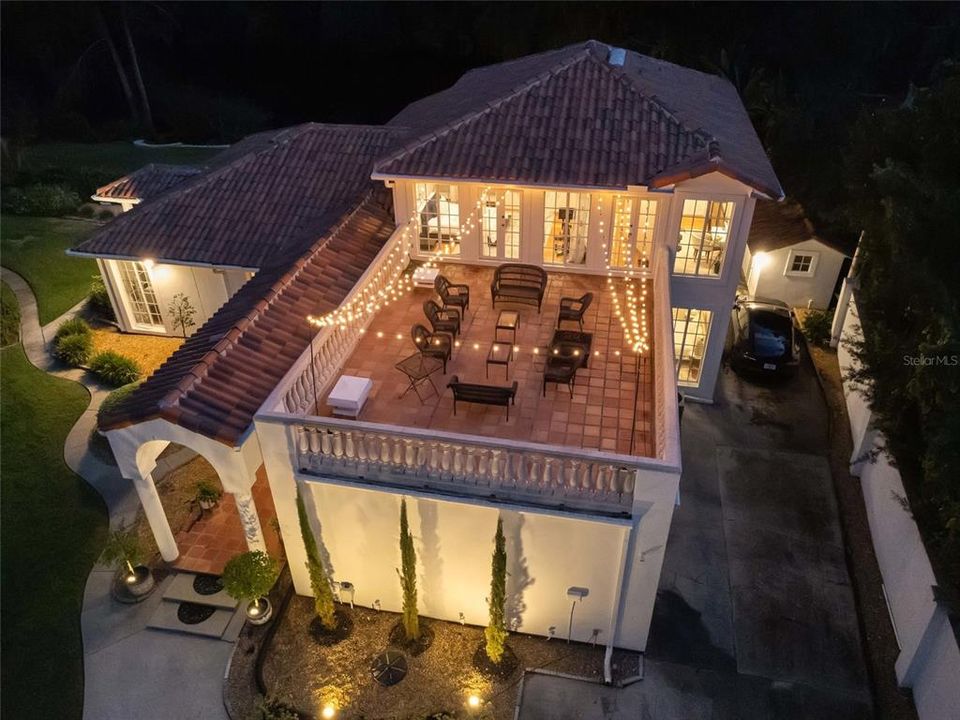 En Venta: $1,249,999 (5 camas, 3 baños, 3481 Pies cuadrados)