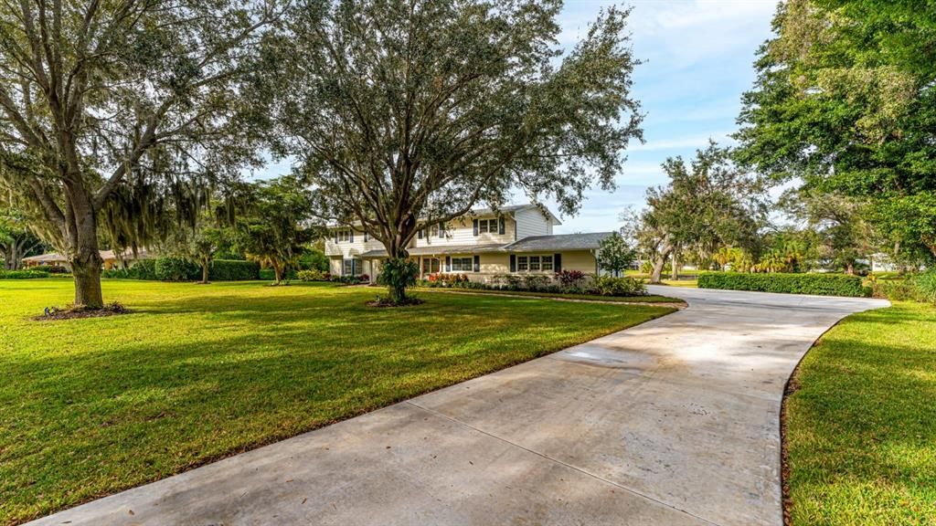 For Sale: $1,750,000 (5 beds, 3 baths, 3887 Square Feet)