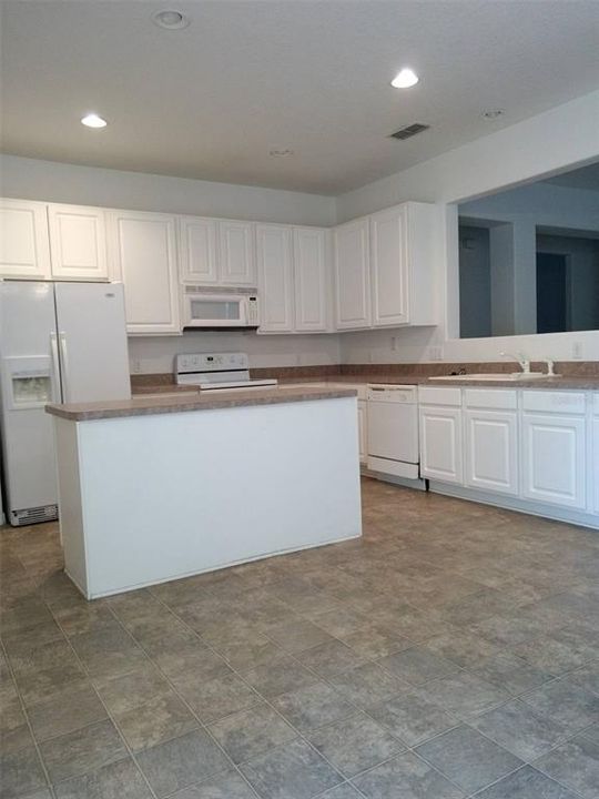 For Rent: $2,500 (3 beds, 2 baths, 1654 Square Feet)