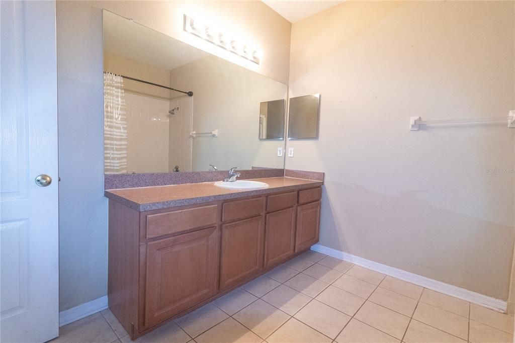 For Sale: $240,000 (2 beds, 2 baths, 1611 Square Feet)