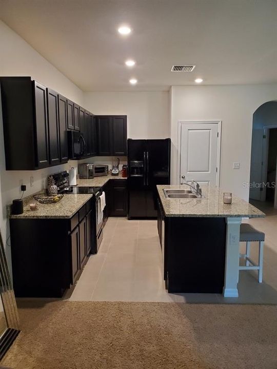 For Rent: $2,275 (3 beds, 2 baths, 1673 Square Feet)