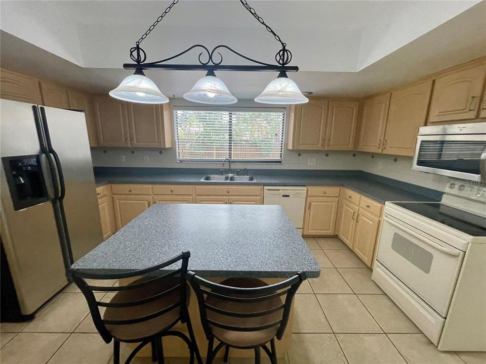 For Rent: $2,750 (4 beds, 2 baths, 2493 Square Feet)